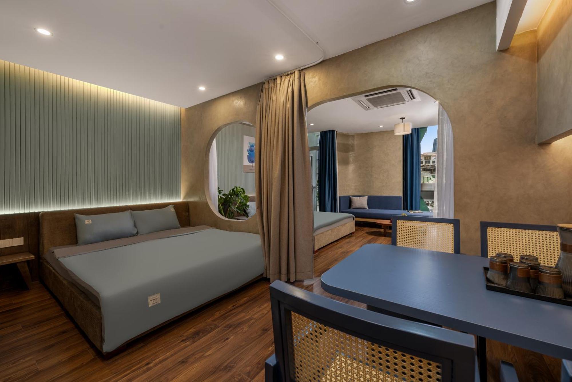 Q Hotel *